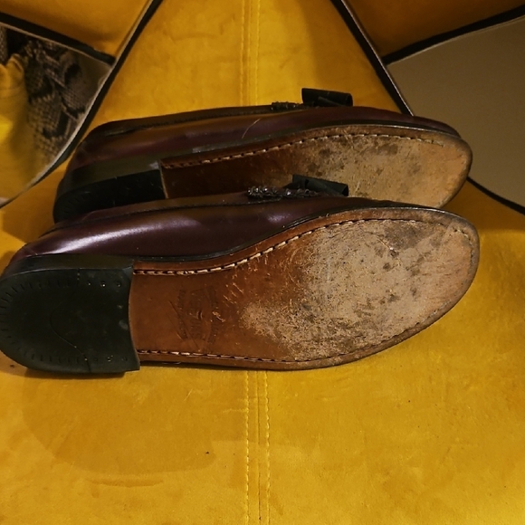 Women's Weejuns G.H. Bass Burgundy Leather Slip-On Loafers with Black Bow Accent - Picture 5 of 8